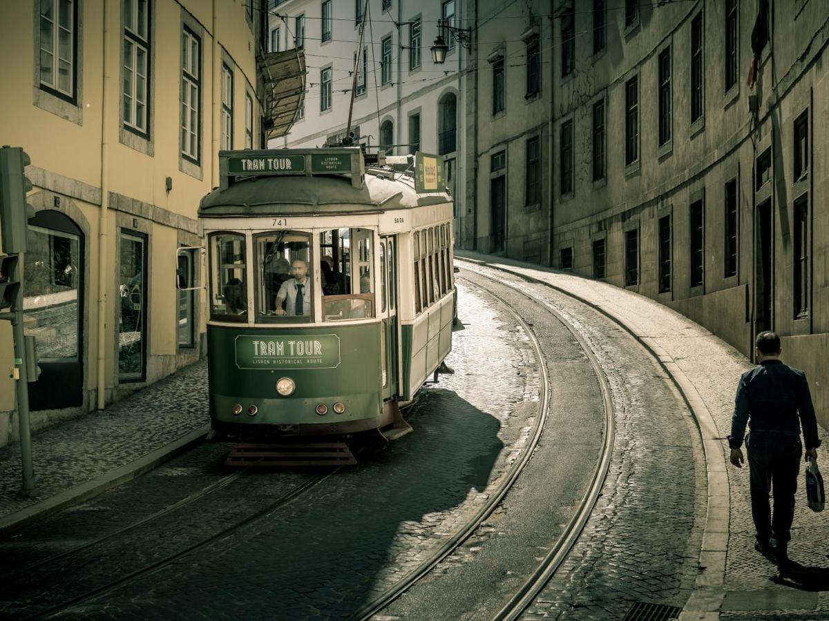 Style And Comfort In Downtown Lisbon Exterior photo