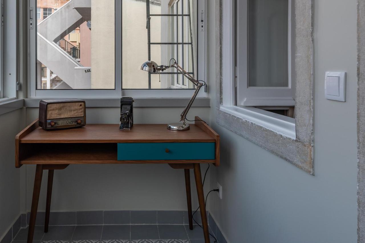 Style And Comfort In Downtown Lisbon Exterior photo