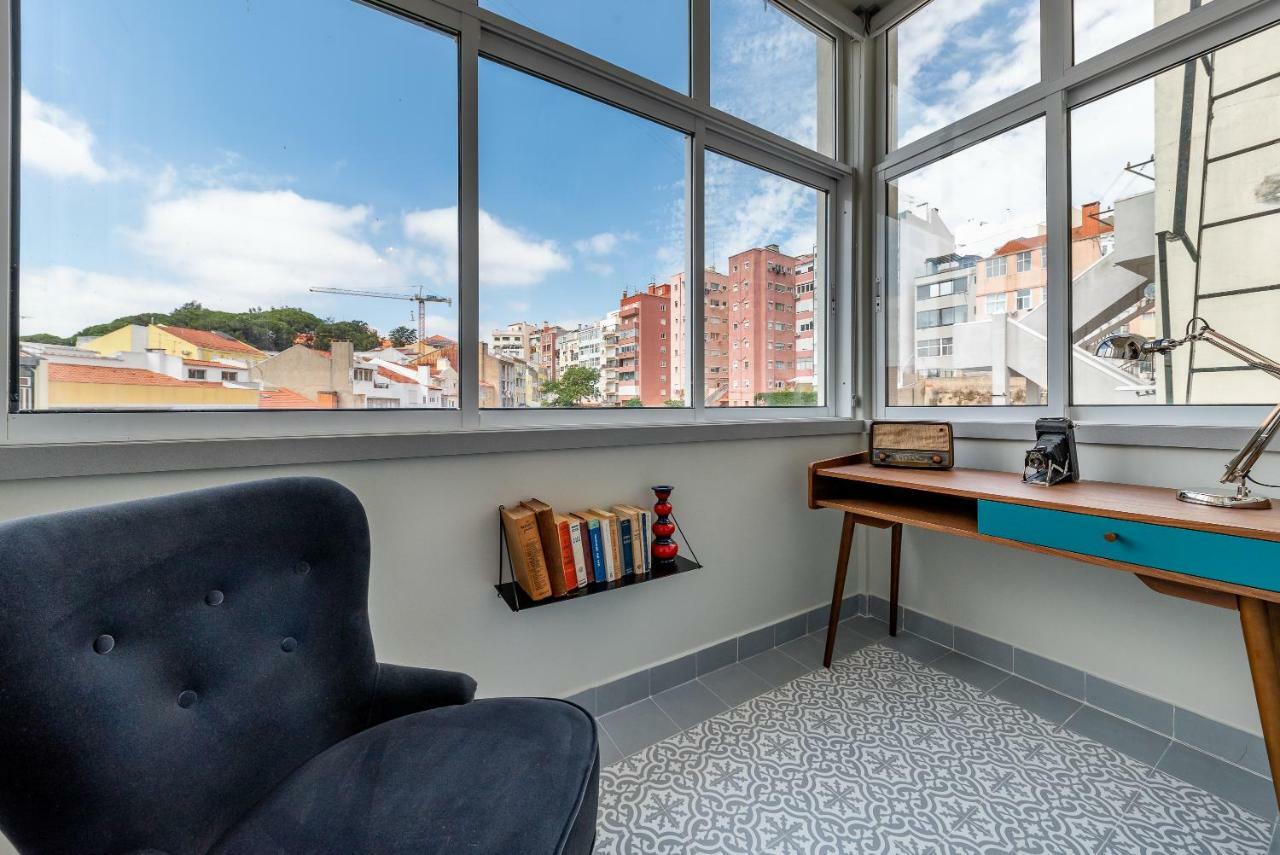 Style And Comfort In Downtown Lisbon Exterior photo